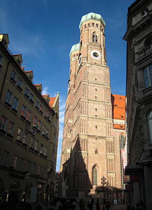 Türme der Frauenkirche in München, auch Münchener Dom genannt